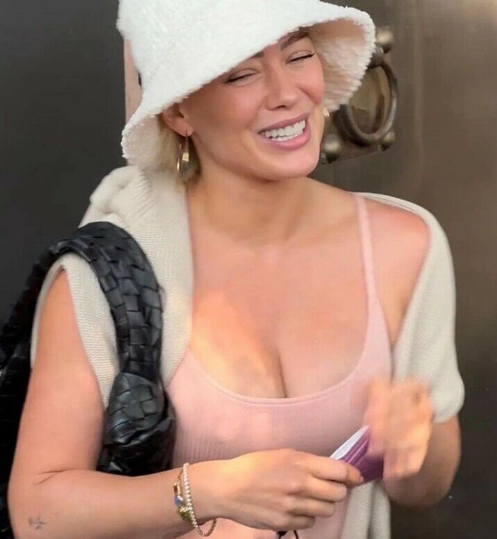 Hilary Duff desnuda #108709863