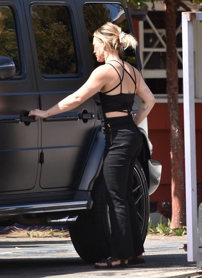 Hilary Duff desnuda #108710027