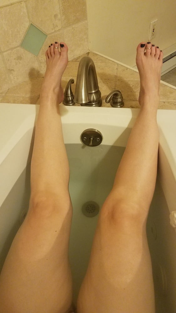 Friend's wife's pretty feet
 #97895943