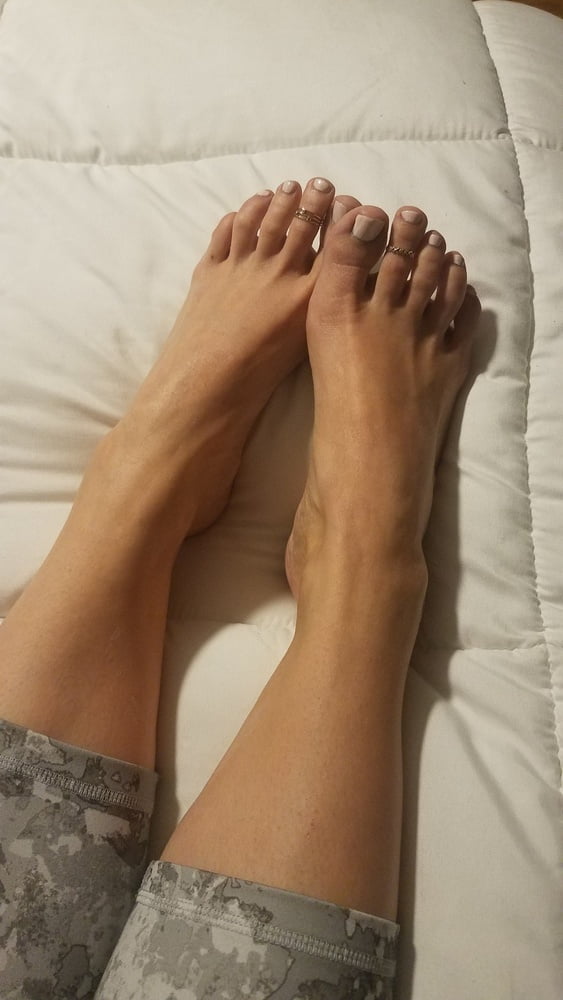 Friend's wife's pretty feet
 #97895958