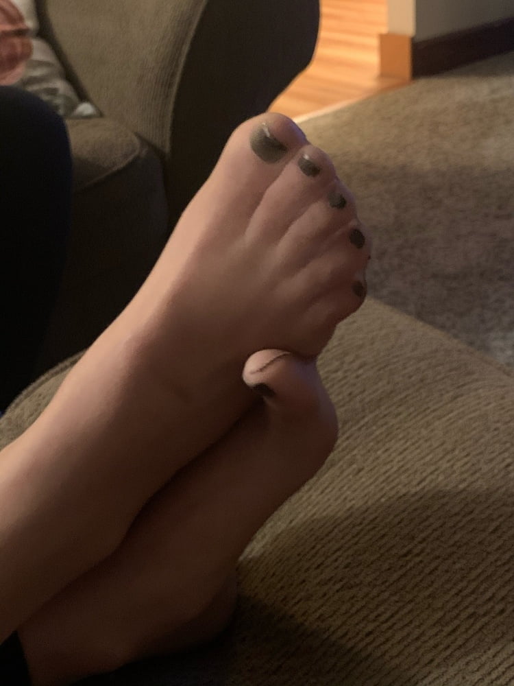 Friend's wife's pretty feet
 #97895999