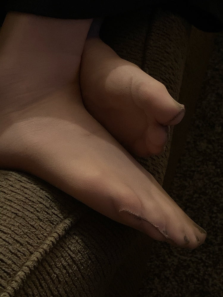 Friend's wife's pretty feet
 #97896005