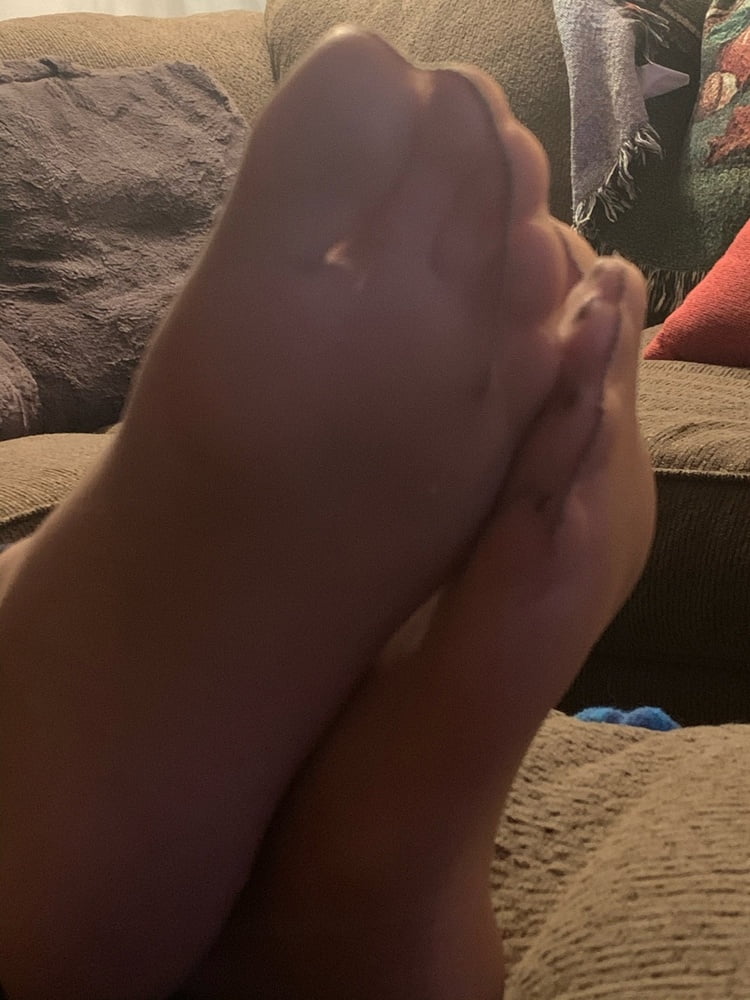 Friend's wife's pretty feet
 #97896020