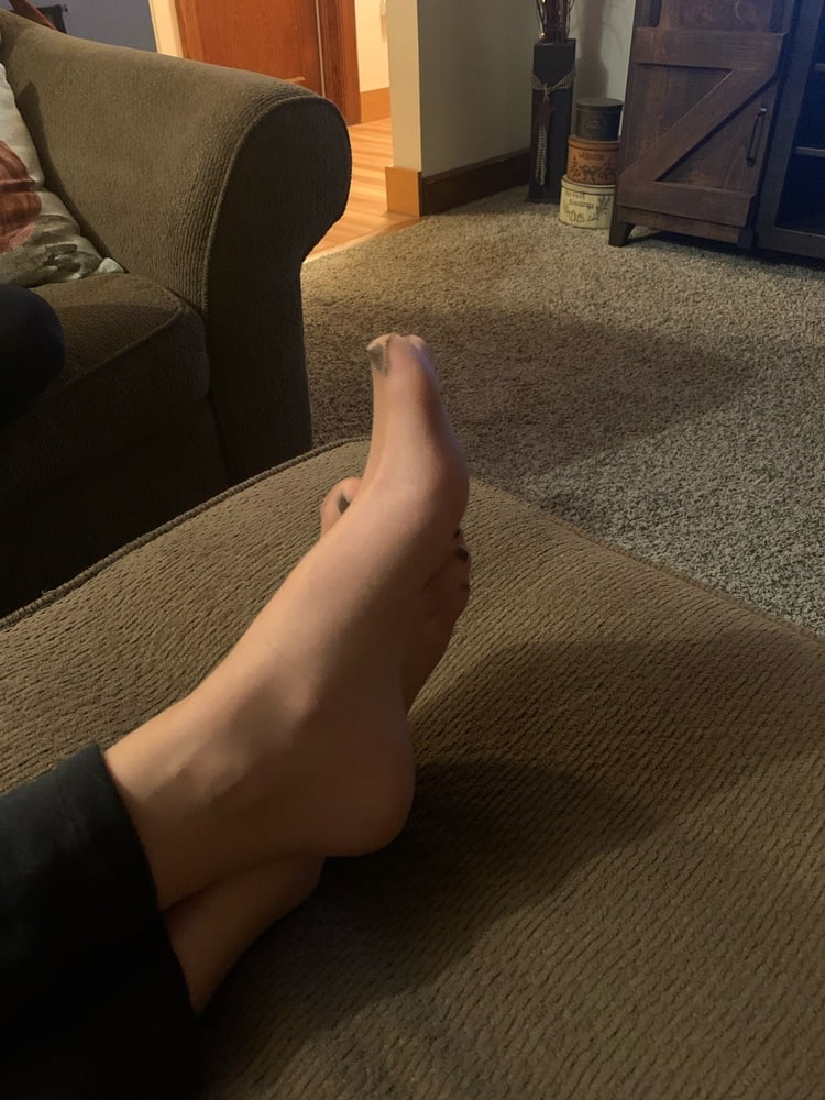 Friend's wife's pretty feet
 #97896031