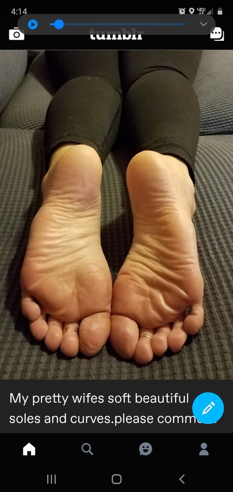 Friend's wife's pretty feet
 #97896049