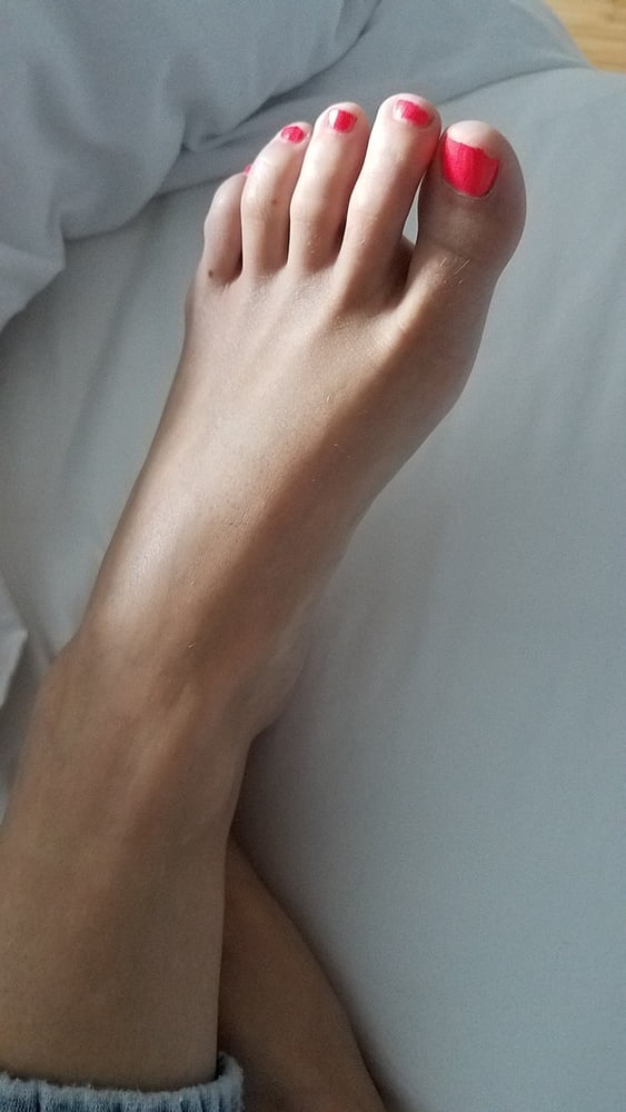 Friend's wife's pretty feet
 #97896070