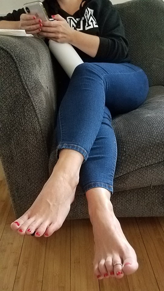 Friend's wife's pretty feet
 #97896097