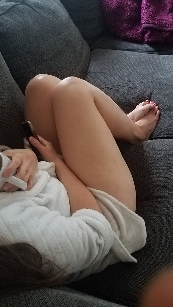 Friend's wife's pretty feet
 #97896154