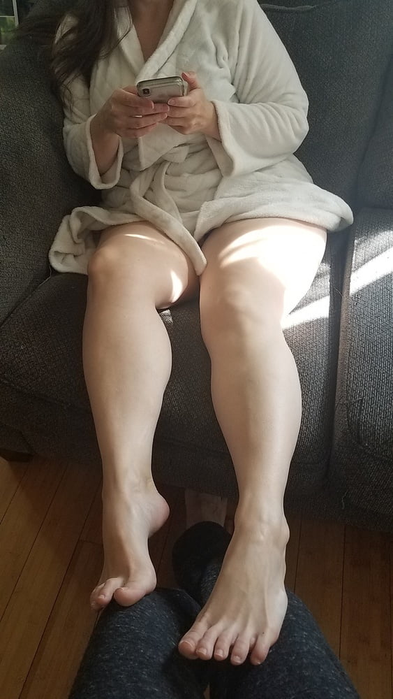 Friend's wife's pretty feet
 #97896222