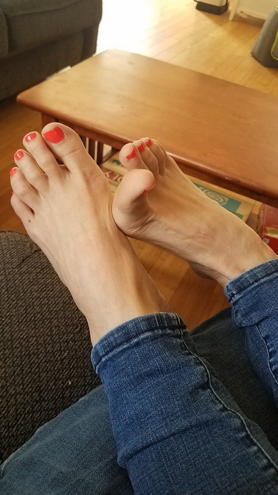 Friend's wife's pretty feet
 #97896244