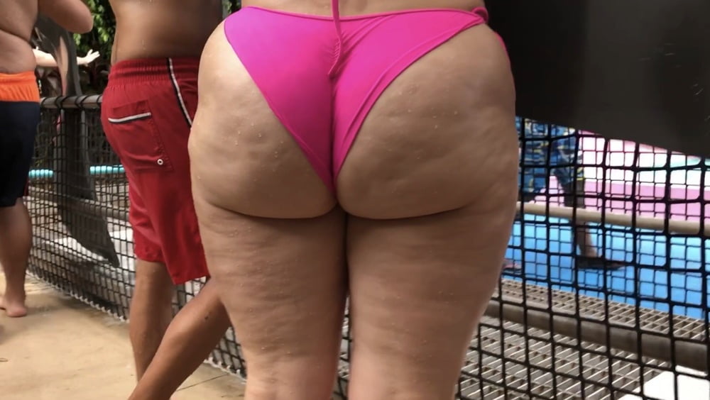 Madura com um belo rabo gordo
 #87419233