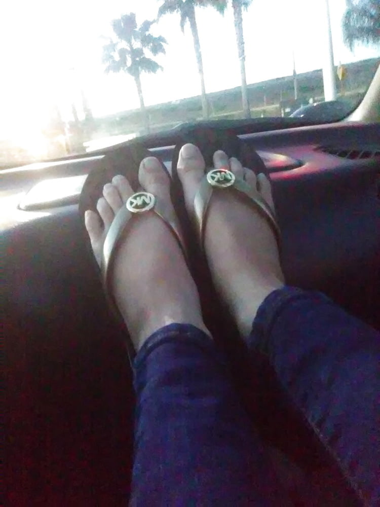 Feet #97206744