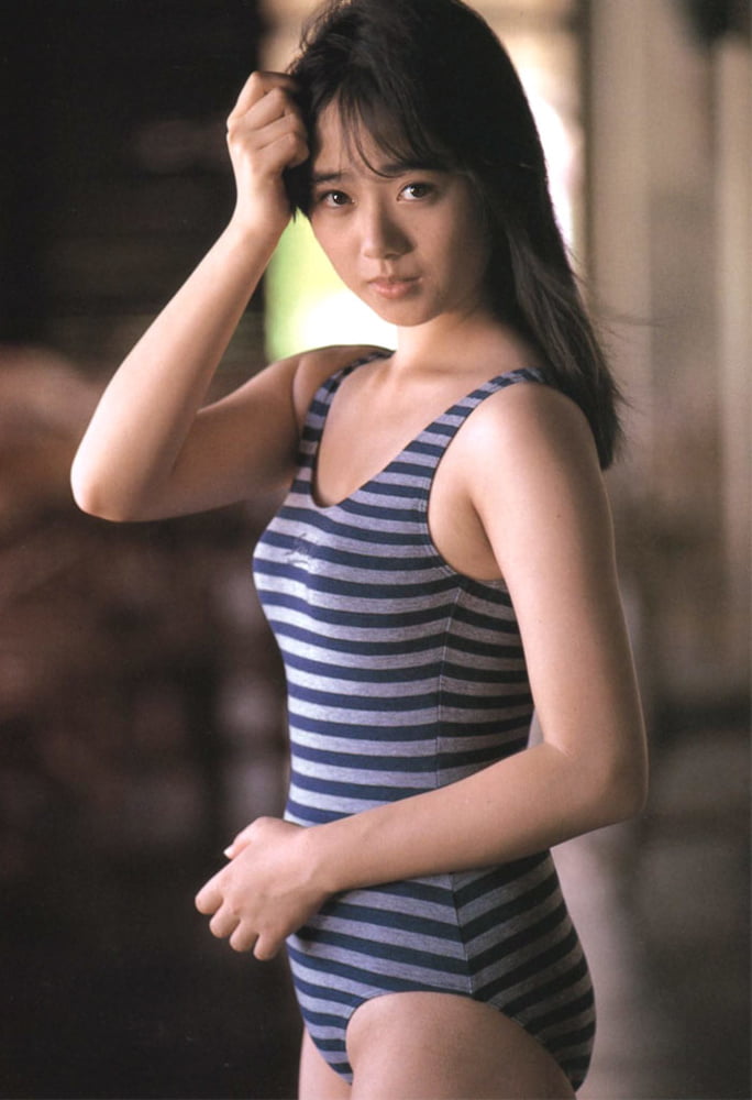Mariko Yoshida, idole japonaise dans les années 80.
 #87731159