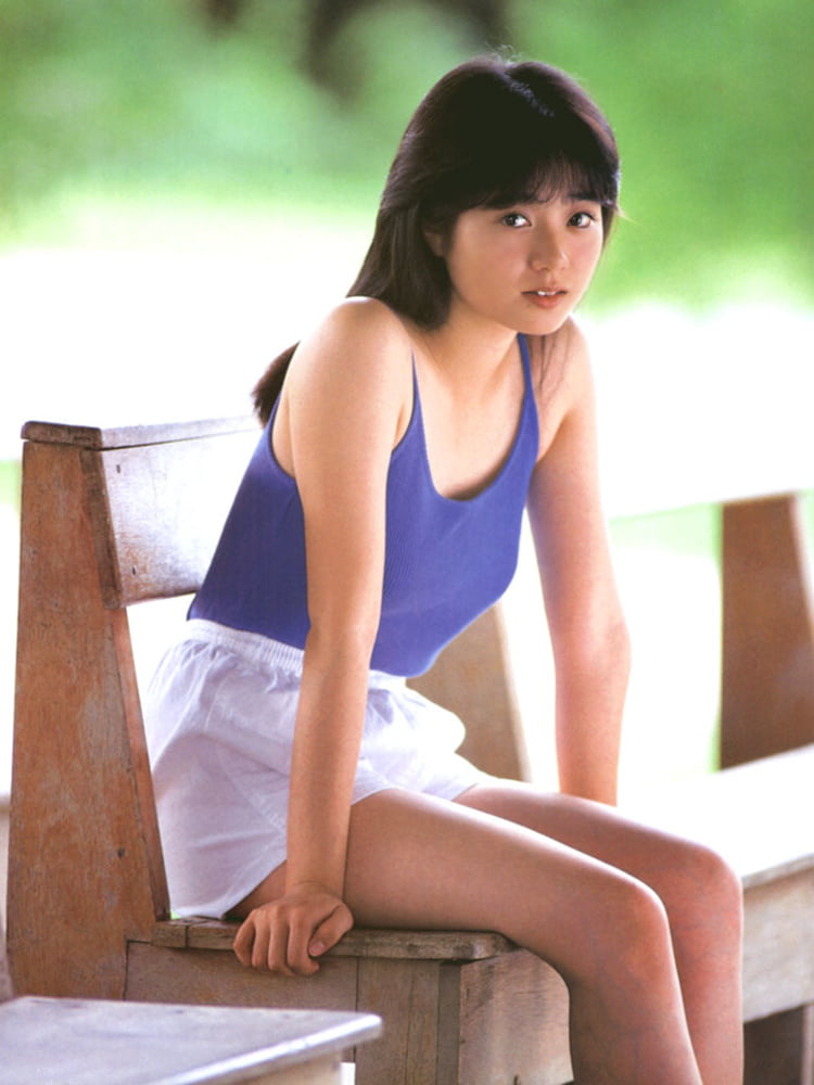 Mariko Yoshida, idole japonaise dans les années 80.
 #87731196