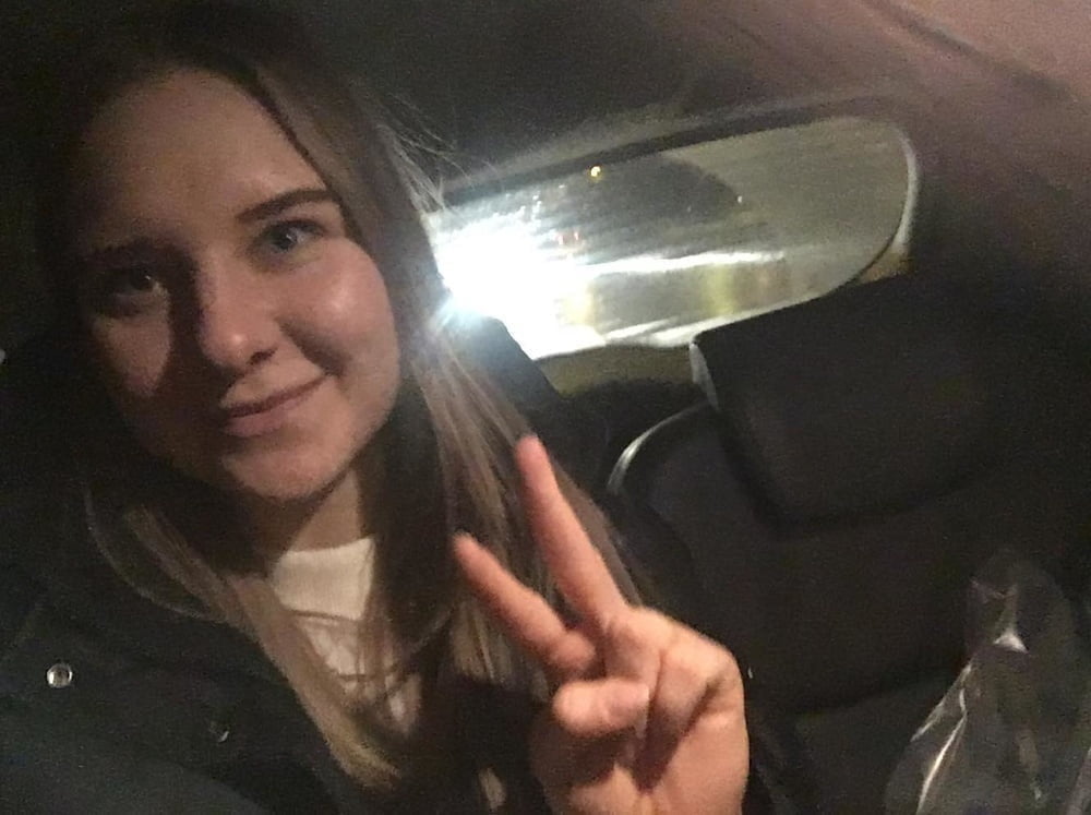 Sie ist so ein süßes Ding
 #88430146