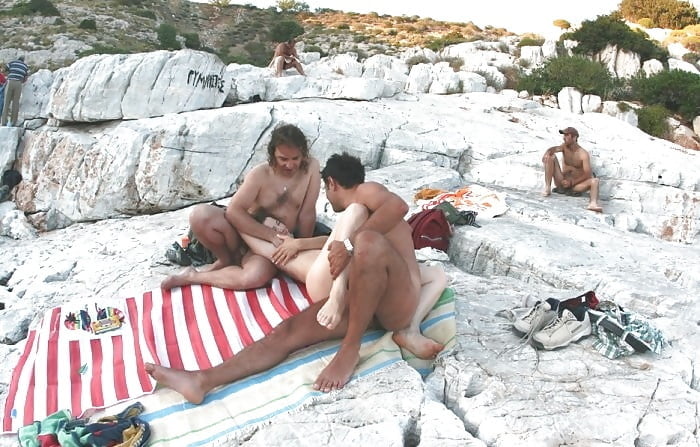 Famoso pubblico greco mmf in limanakia, costa di atene
 #95911833
