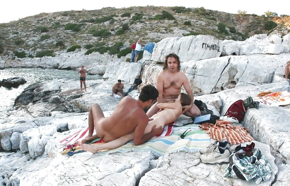 Berühmte griechische öffentliche mmf in limanakia, athens Küste
 #95911841