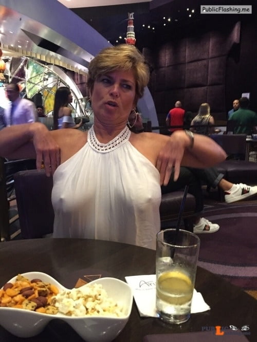 ¡¡Madura sexy milfs va braless !!
 #91396770