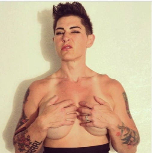 Hermosas mujeres fuertes
 #92196848