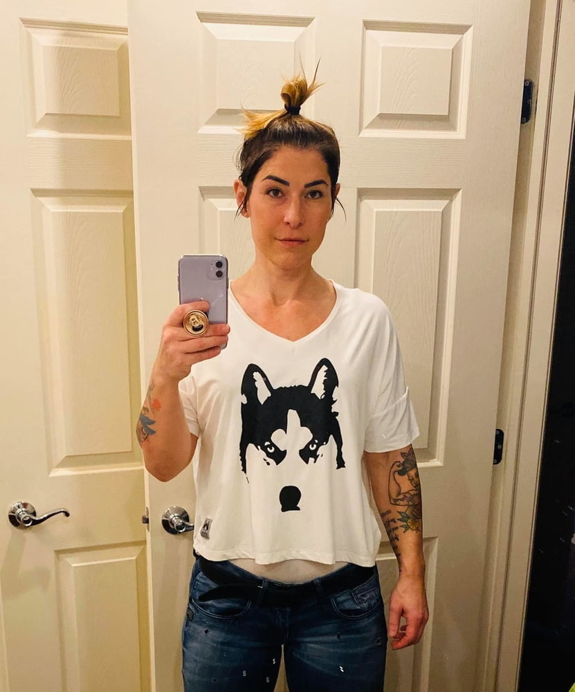 Hermosas mujeres fuertes
 #92196883