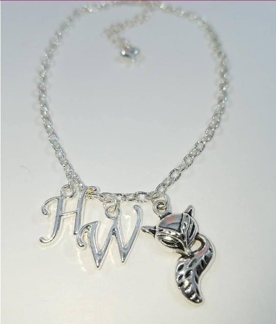 Schöner Schmuck für heiße Ehefrauen
 #97179878