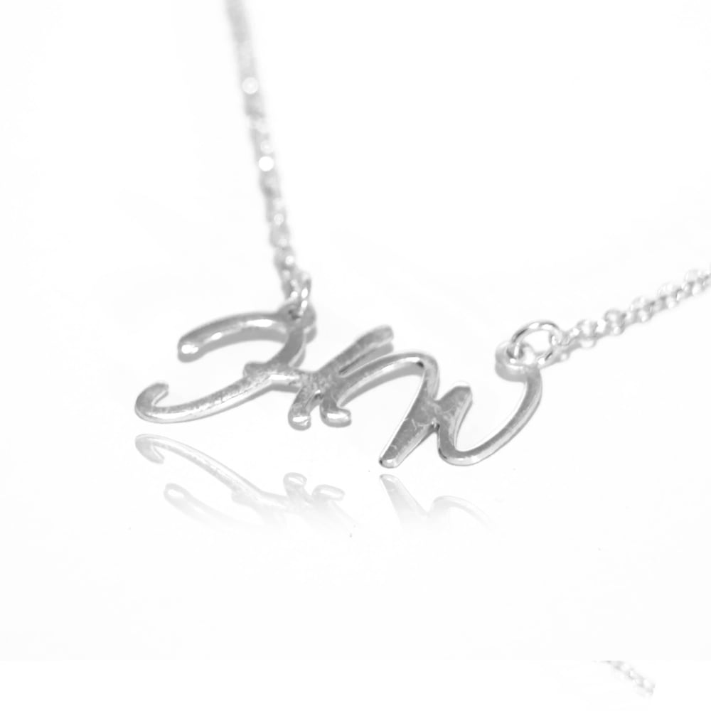 Schöner Schmuck für heiße Ehefrauen
 #97179901