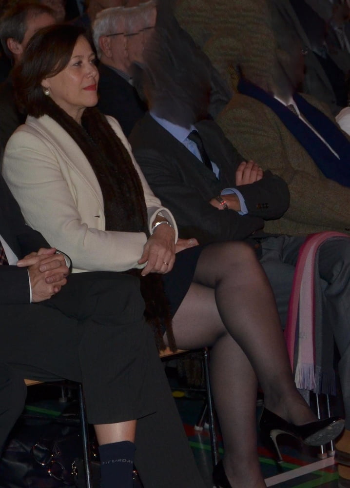 Jeux de jambes 1
 #98087220