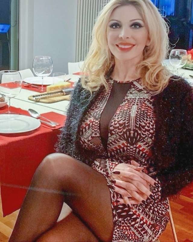 Jeux de jambes 1
 #98087225