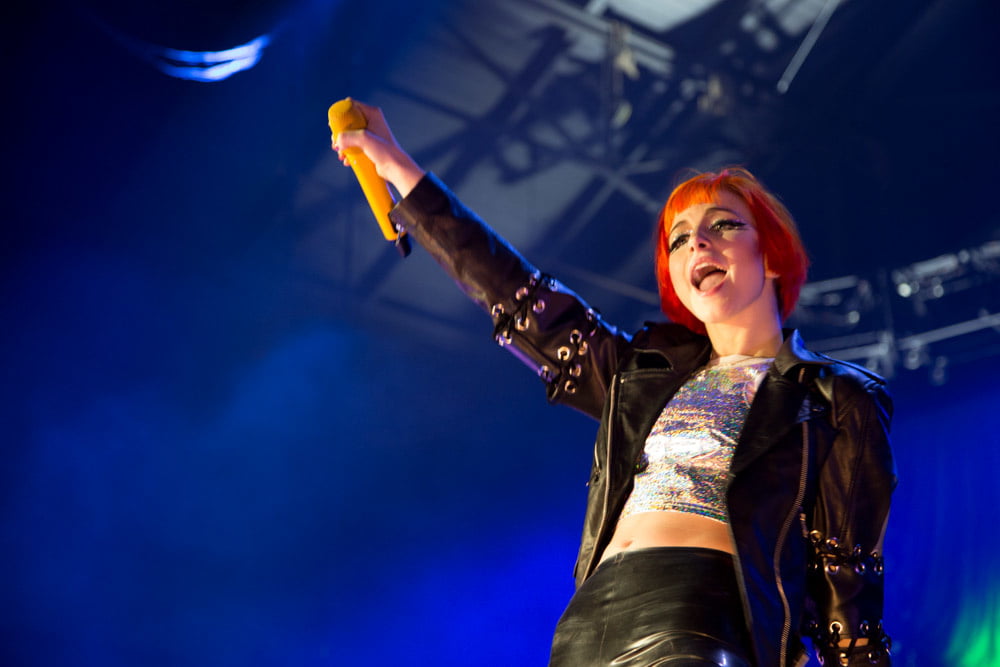 Hayley williams just begging for it volume 2 (en anglais)
 #102934725