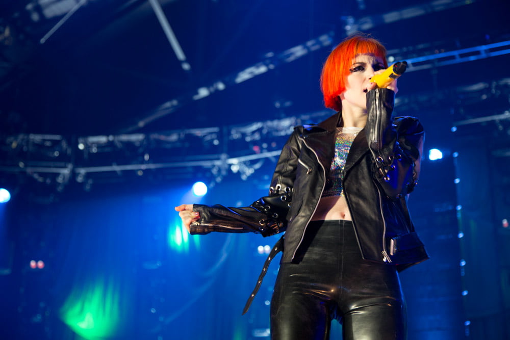 Hayley williams just begging for it volume 2 (en anglais)
 #102934728