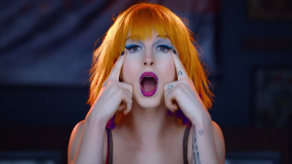 Hayley williams just begging for it volume 2 (en anglais)
 #102934731