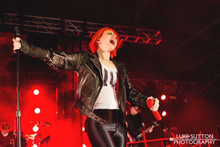 Hayley williams just begging for it volume 2 (en anglais)
 #102934743