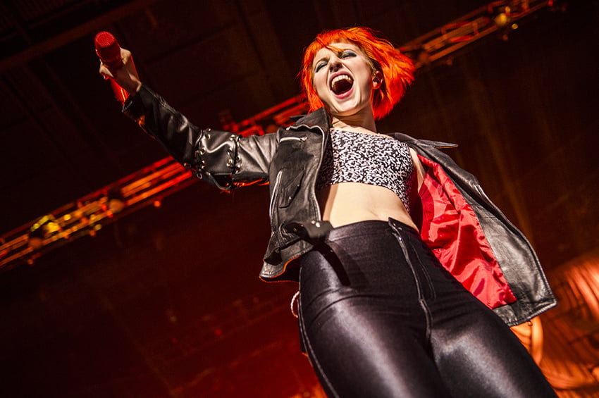 Hayley williams just begging for it volume 2 (en anglais)
 #102934749