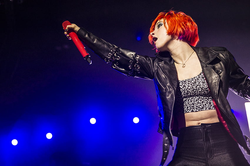 Hayley williams just begging for it volume 2 (en anglais)
 #102934752