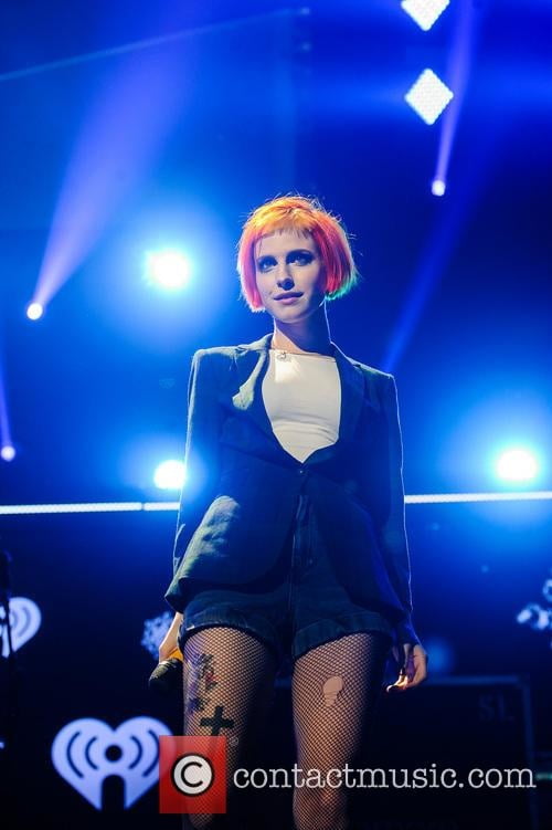 Hayley williams just begging for it volume 2 (en anglais)
 #102934781