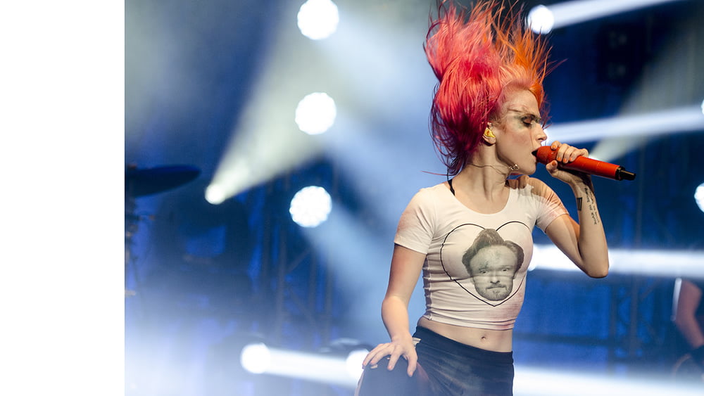 Hayley williams just begging for it volume 2 (en anglais)
 #102934898