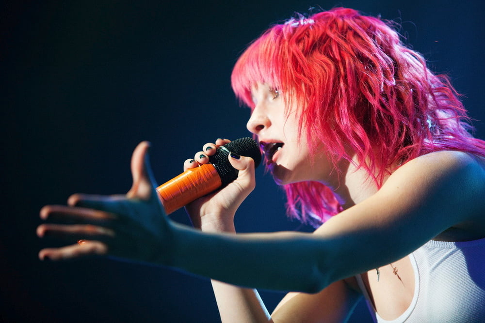 Hayley williams just begging for it volume 2 (en anglais)
 #102934904