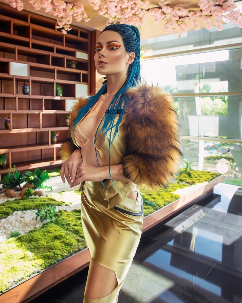 Irina meyer rousse cosplay salope
 #105890890