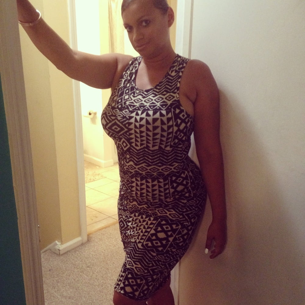 Mulattin Küken mit schönen Titten
 #98200963