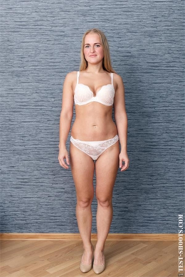 Maria k amateur milf pose nue pour la première fois au casting
 #102818221