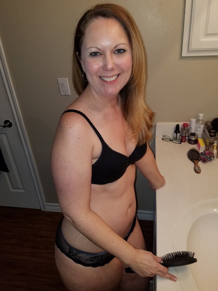 Exposición de las madres
 #98221151