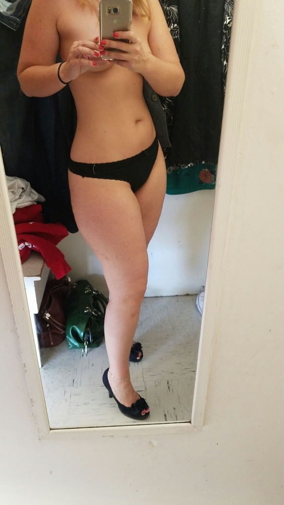 Exposición de las madres
 #98221165