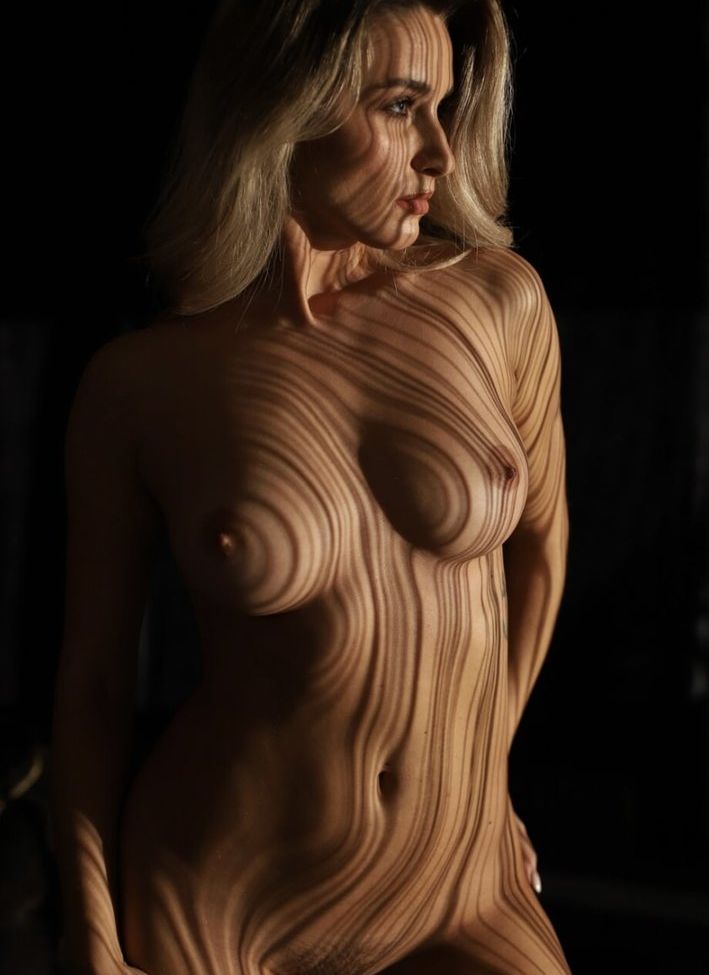 Cara Mell desnuda #108955661