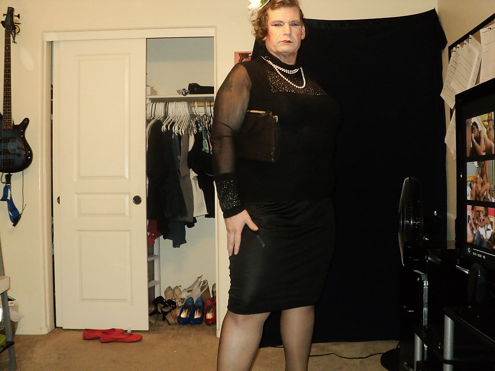 Cross-dresser Blair Scott in nylons and heels #106886276