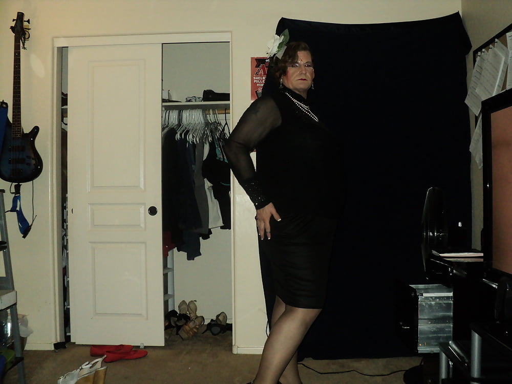 Cross-dresser Blair Scott in nylons and heels #106886286