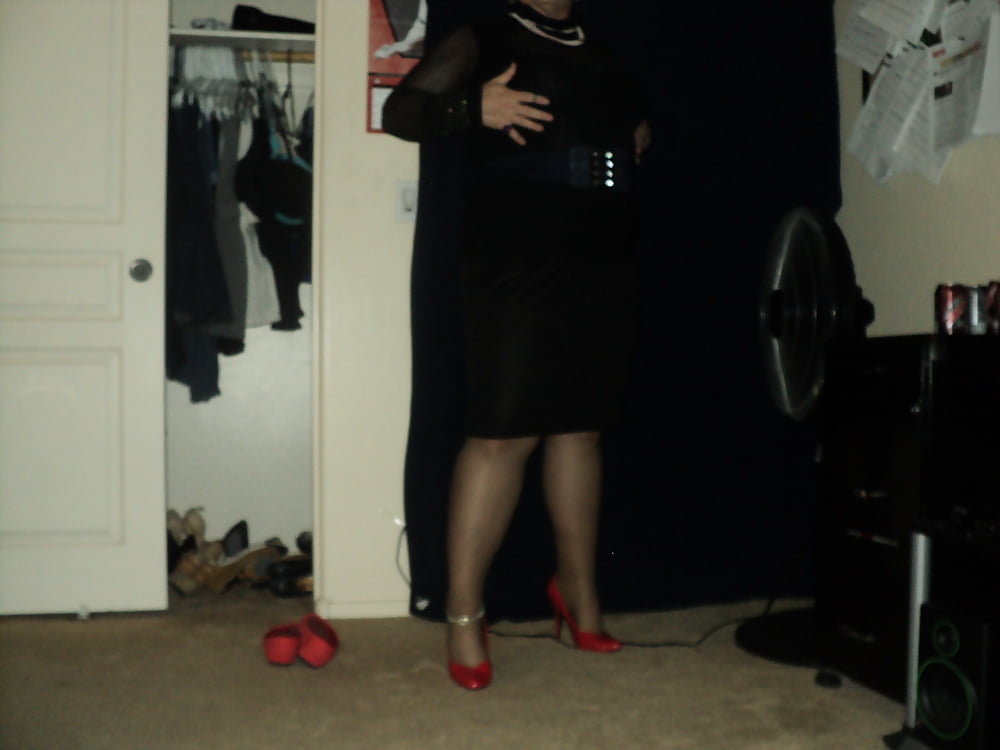 Cross-dresser Blair Scott in nylons and heels #106886334