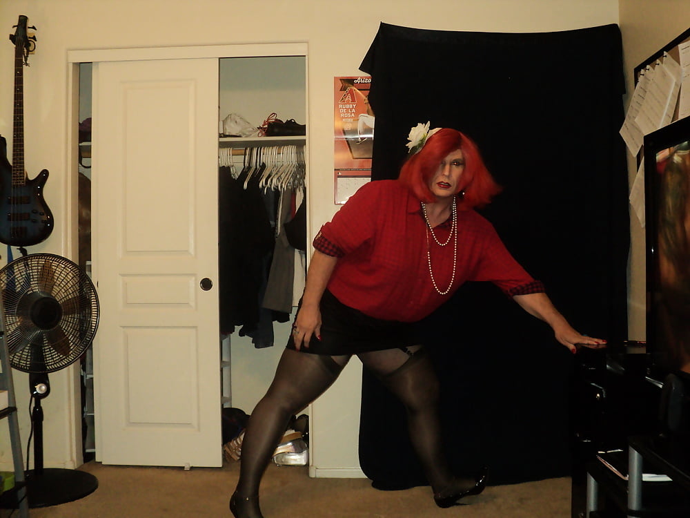 Cross-dresser Blair Scott in nylons and heels #106886404