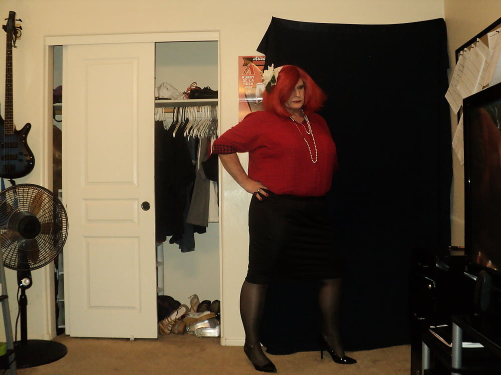 Cross-dresser Blair Scott in nylons and heels #106886408