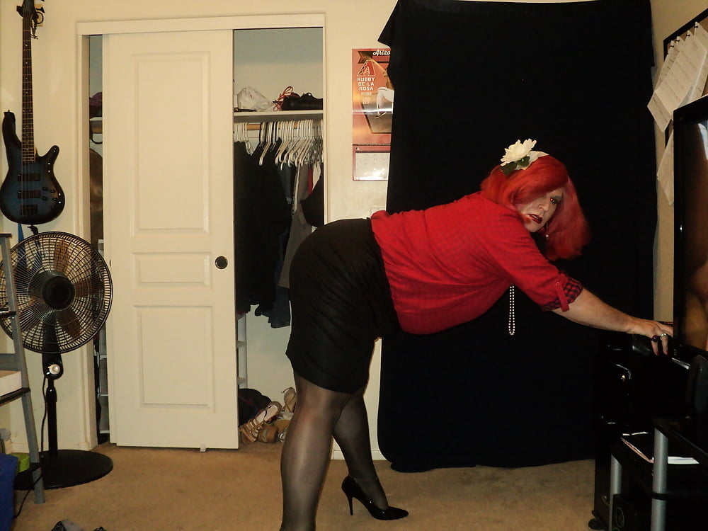 Cross-dresser Blair Scott in nylons and heels #106886412