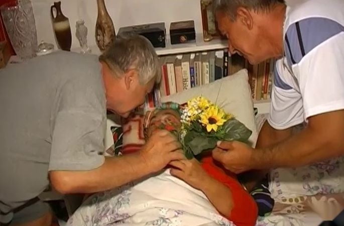 32. #abuelo #abuela #papá
 #105201646